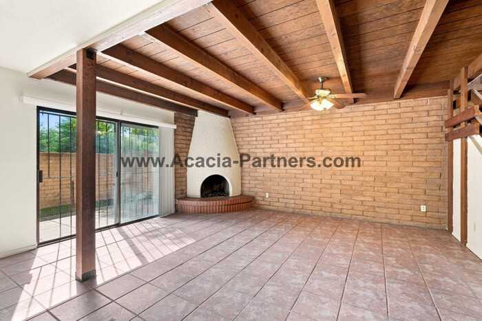 2765 N Treat Ave - Photo 7 of 47