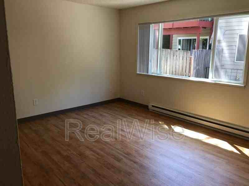 13423 Se Stark St - Photo 4 of 18