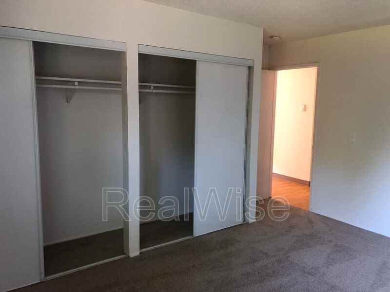 13423 Se Stark St - Photo 6 of 18