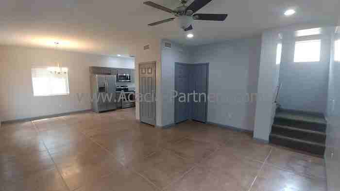 1423 N Belvedere Ave - Photo 4 of 18