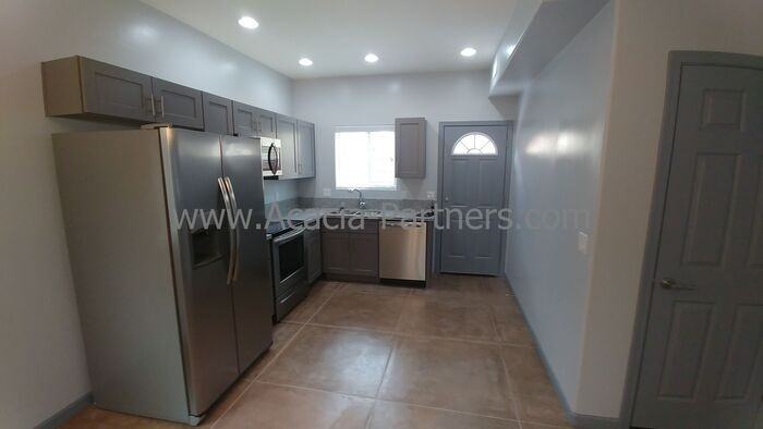 1423 N Belvedere Ave - Photo 6 of 18