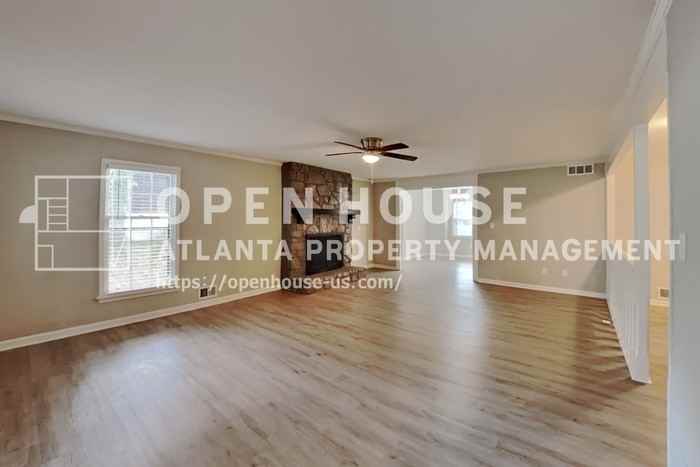 255 Saint Patrick Dr Sw - Photo 6 of 21