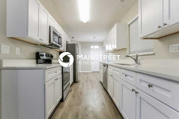 3104 Shamrock Dr - Photo 4 of 16
