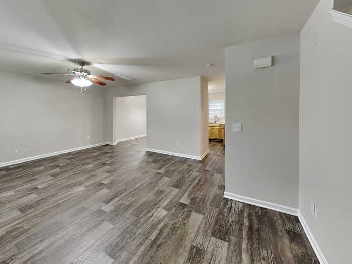 1003 Valley Ridge Rd - Photo 4 of 19