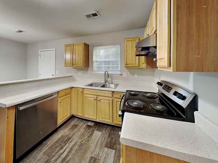 1003 Valley Ridge Rd - Photo 6 of 19