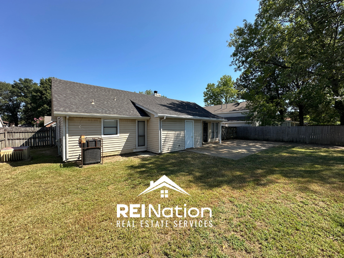 6129 Briarbend Ln - Photo 4 of 24