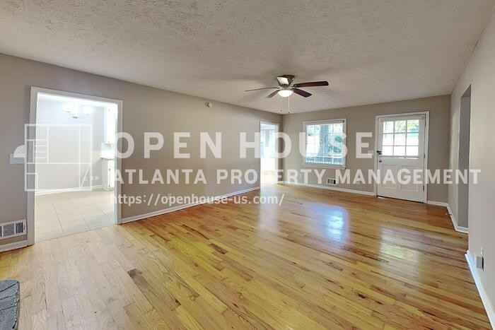 327 Pine Trl - Photo 4 of 19