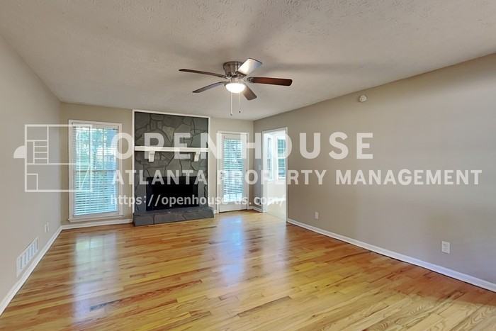 327 Pine Trl - Photo 5 of 19