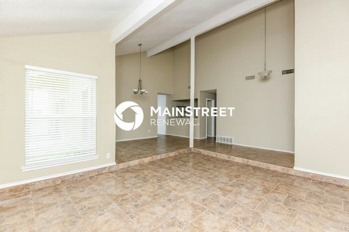 6800 Penhurst Dr - Photo 3 of 16