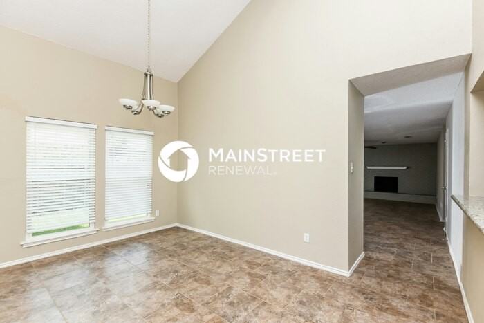 6800 Penhurst Dr - Photo 5 of 16