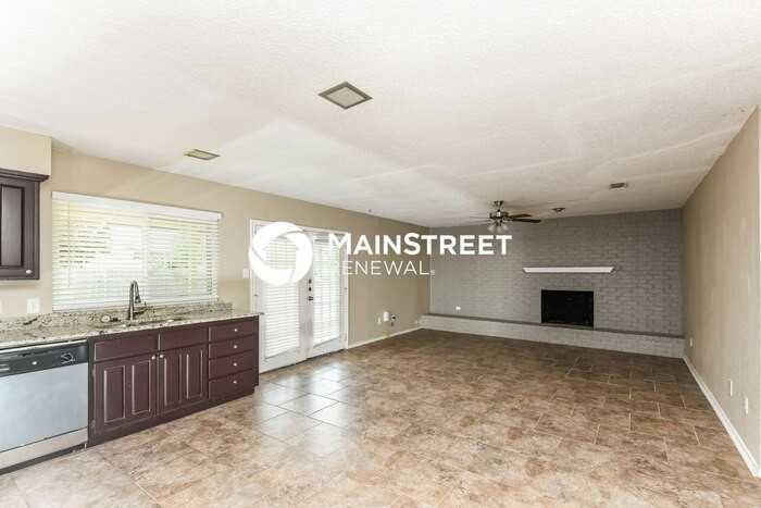 6800 Penhurst Dr - Photo 7 of 16