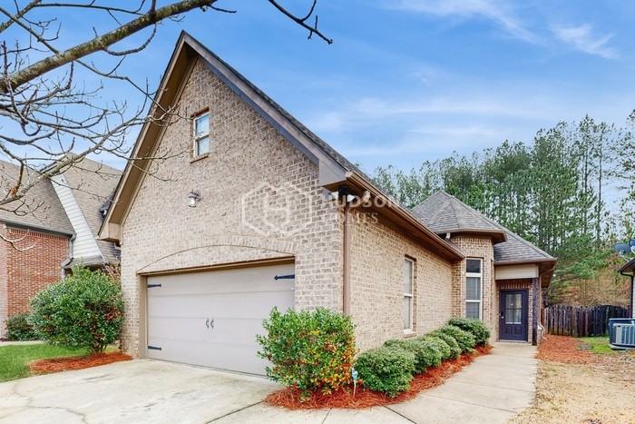 1064 Springfield Dr - Photo 4 of 28