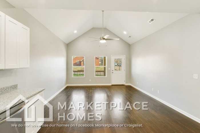 2901 Dodson Ave - Photo 5 of 32