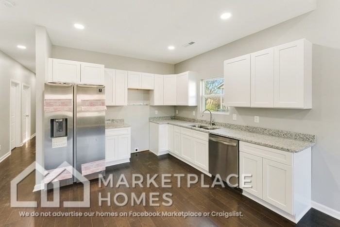 2901 Dodson Ave - Photo 7 of 32