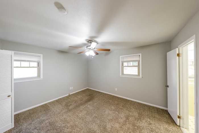 704 Greystone St - Photo 7 of 12