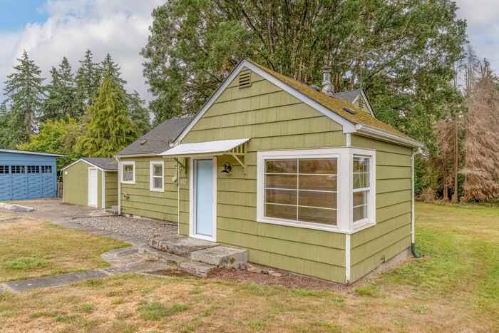 1812 Alma Dr - Photo 3 of 35