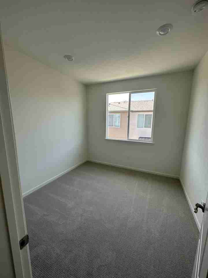 29705 Mission Boulevard #1 - Photo 4 of 10