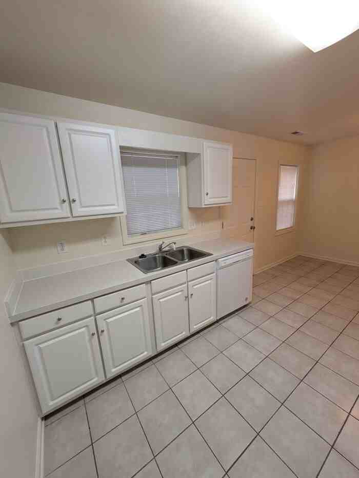 1738 14th Street Ln Ne #A - Photo 3 of 9
