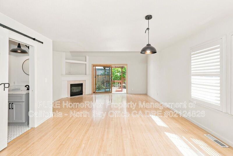 2360 Battersea St - Photo 3 of 26
