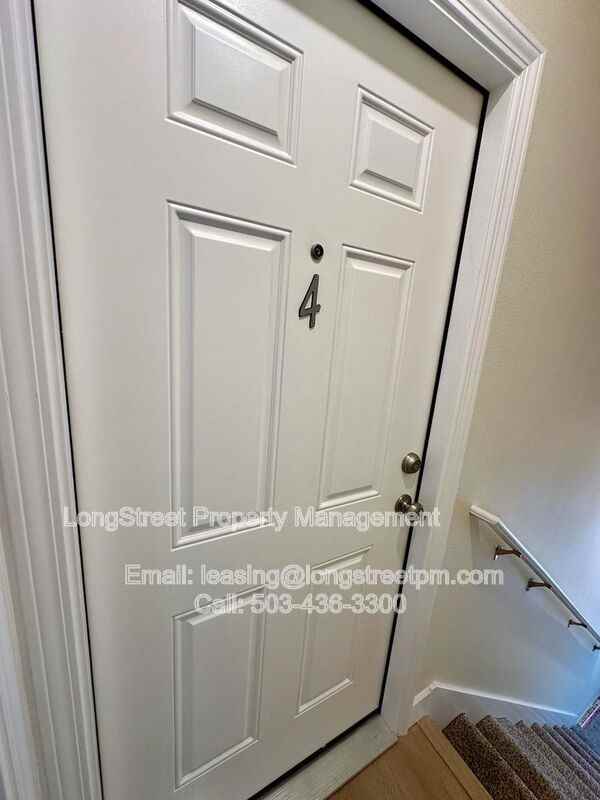 2625 Ne Clackamas St #4 - Photo 3 of 17
