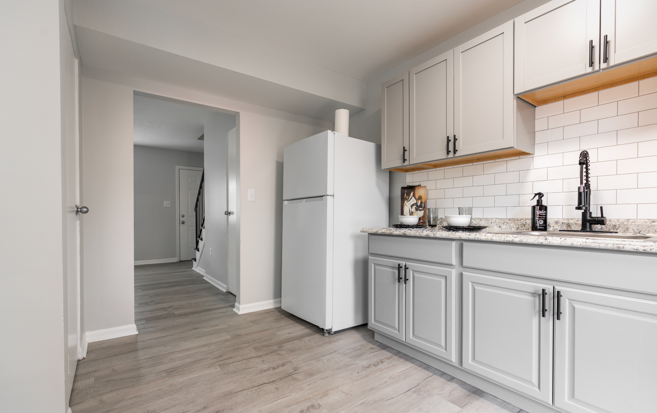 Carpenter Apartments - Photo 3 of 36