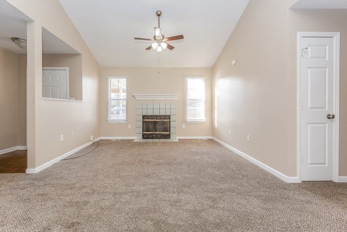 13092 Copperfield Ln - Photo 3 of 9