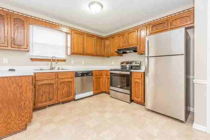 13092 Copperfield Ln - Photo 5 of 9