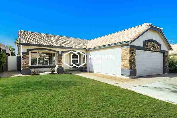 421 E Bart Dr - Photo 3 of 30