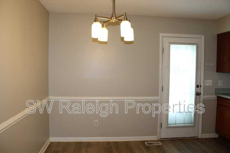 1400 Squire Ridge Dr - Photo 6 of 21