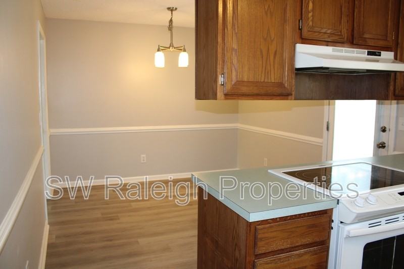 1400 Squire Ridge Dr - Photo 7 of 21