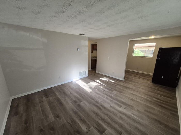 3410 Nancy St - Photo 2 of 10