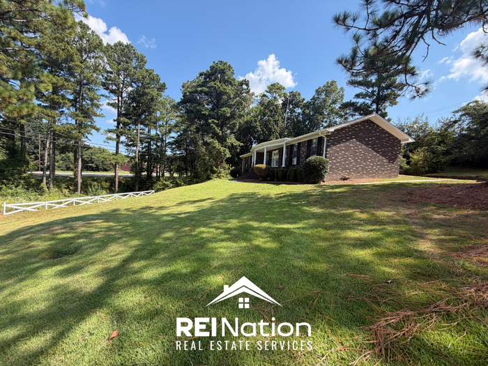 832 Monterey Dr - Photo 2 of 30