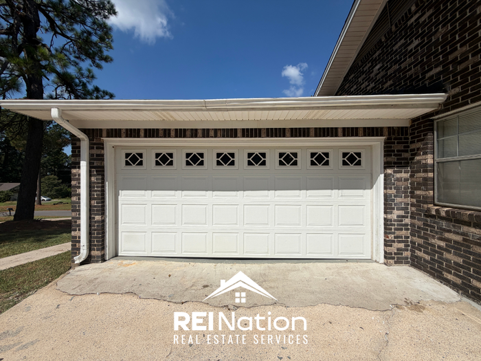 832 Monterey Dr - Photo 5 of 30