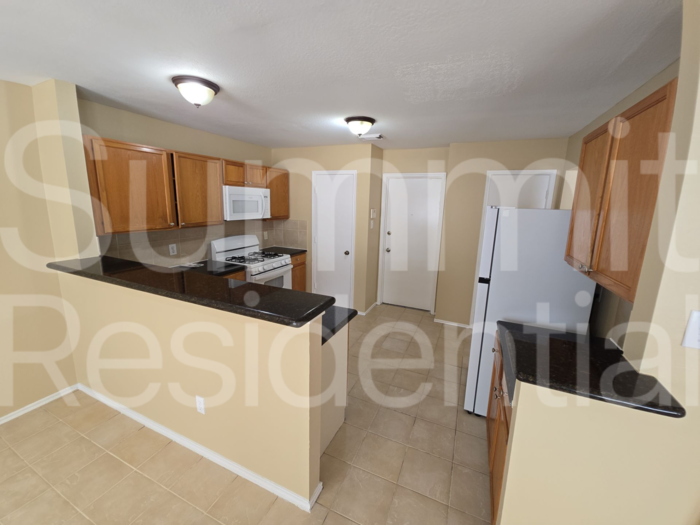 830 N Oak Dr - Photo 6 of 22