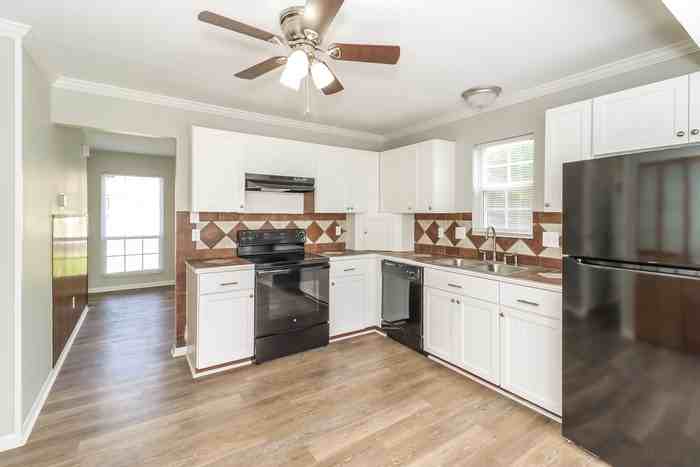 5273 Riverwatch Dr - Photo 4 of 10