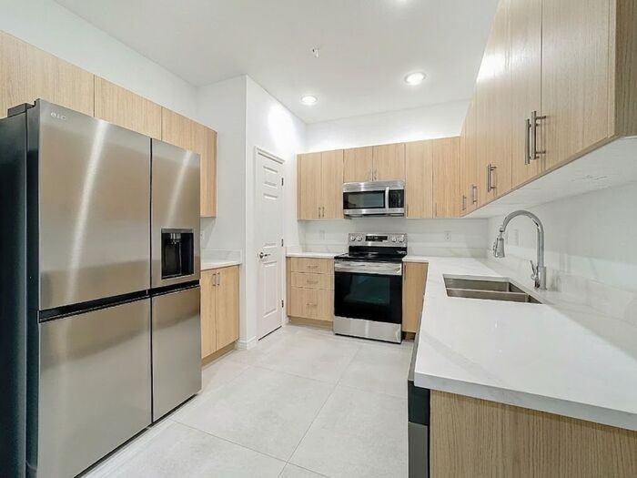 1711 Barton Towne Cir - Photo 6 of 36