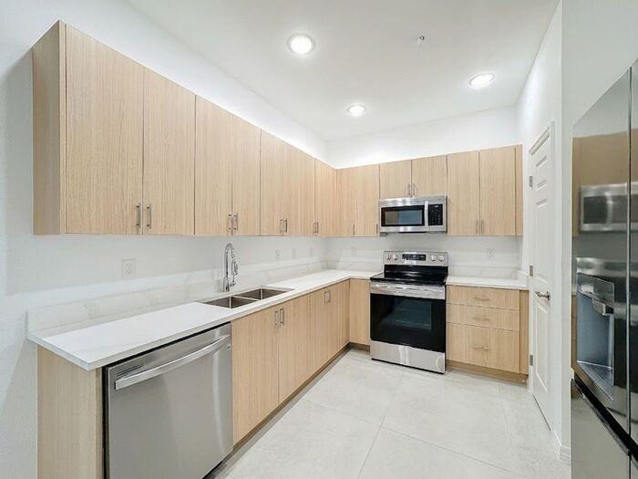 1711 Barton Towne Cir - Photo 7 of 36