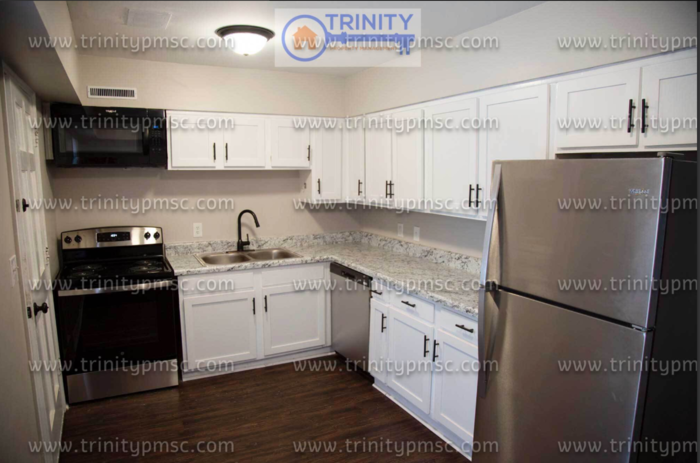 207 Dunwoody Ave #D16 - Photo 5 of 32