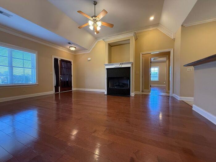604 Stewart Cv - Photo 5 of 32
