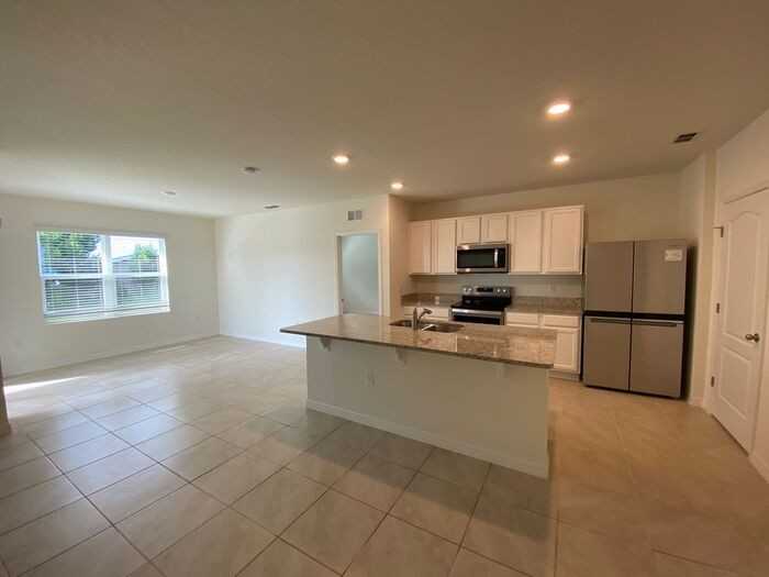 956 Brooklet Dr - Photo 4 of 9