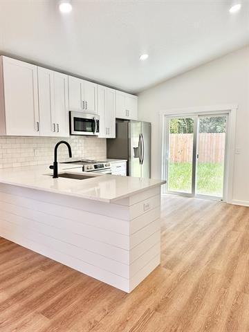 723 W 6th St - Photo 3 of 14