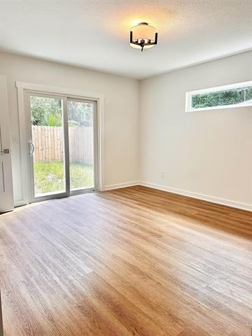 723 W 6th St - Photo 7 of 14