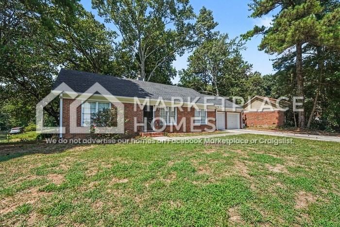 1025 Walker Place Dr - Photo 3 of 27