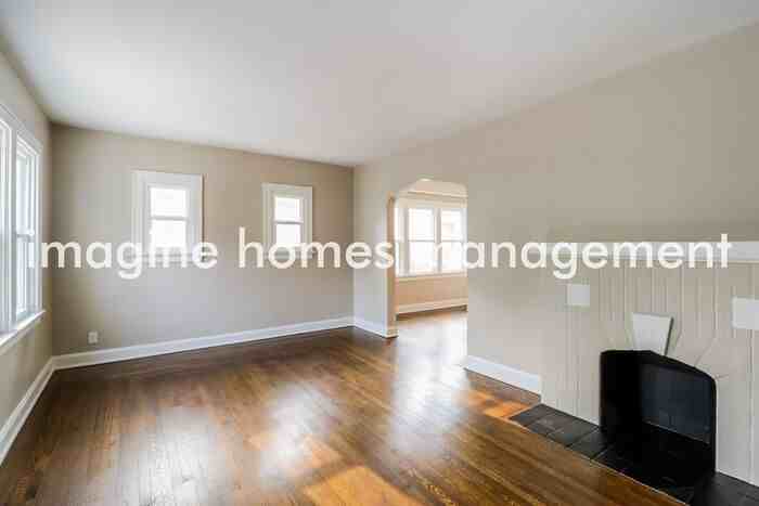 1941 Dalewood Pl - Photo 4 of 18