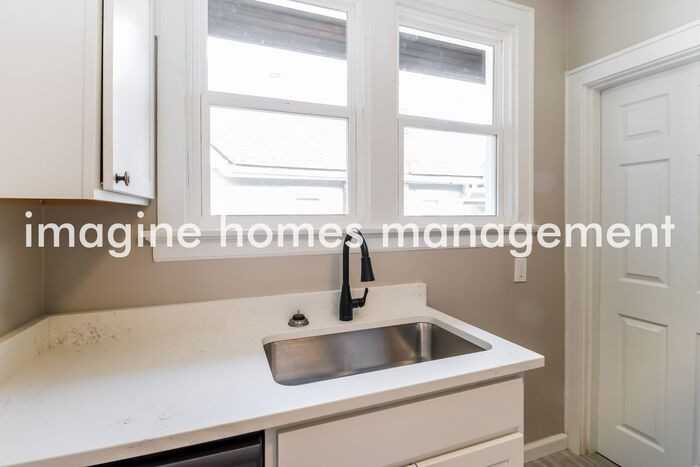 1941 Dalewood Pl - Photo 7 of 18