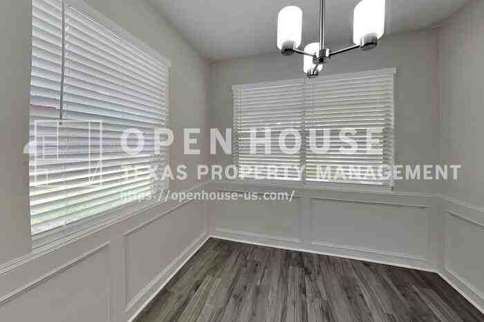 5307 Summerfield Ln - Photo 6 of 20