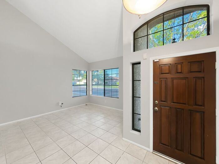 193 W Amanda Ln - Photo 7 of 50