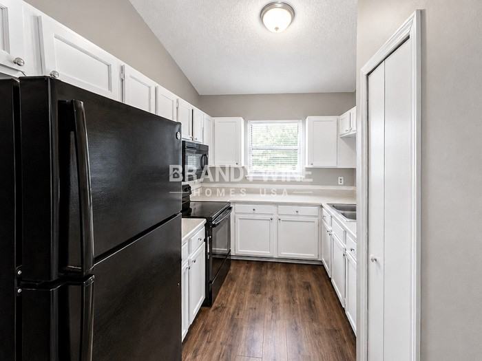 2938 Olson Ln N - Photo 7 of 24