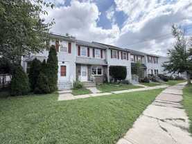 502 S Logan Ave - Photo 1 of 1