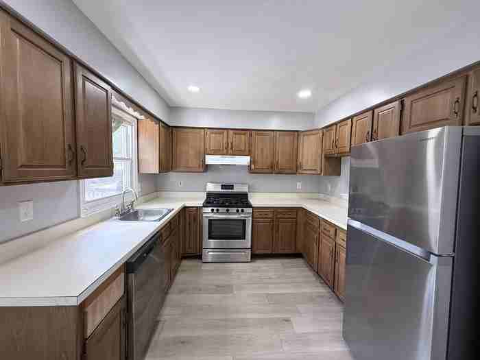 502 S Logan Ave - Photo 3 of 26